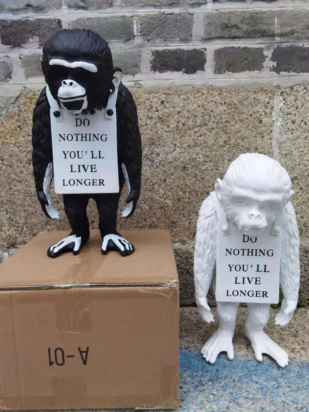 MEDICOM TOY - バンクシー　BANKSY モンキーサイン　REVERSE Ver Sculpture “Monkey sign” from Banksy - Dope! Gallery