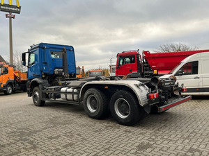 รถบรรทุกขยะ ISUZU HINO 16 ลูกบาศก์เมตร แบบมีแขนเกี่ยวพร้อมถังขยะหลายใบ - Product Image 3