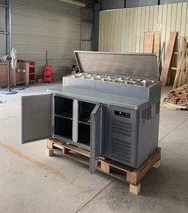 Table de travail réfrigérée professionnelle en acier inoxydable pour restaurant, préparation de sandwichs et pizzas - Product Image 3