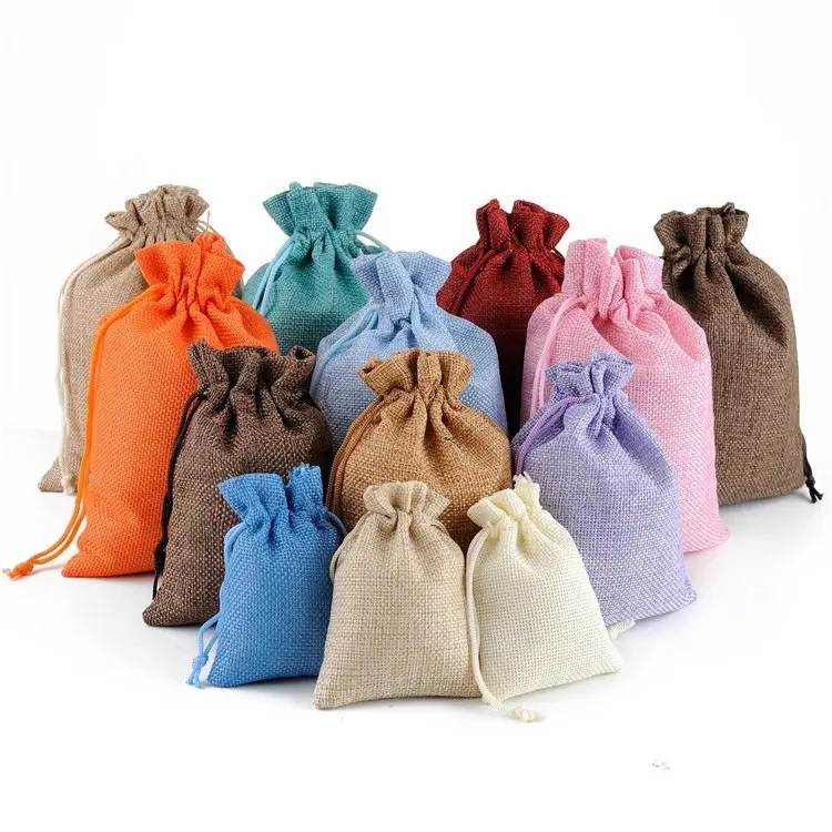 Vente en gros de petits mini sacs en jute naturels personnalisés pochettes à bijoux en lin sacs en toile de jute avec cordon de serrage