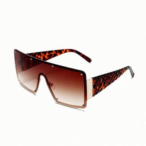 Lunettes de soleil carrées surdimensionnées à verres uniques UV400, personnalisables avec logo, tendance et très vendues pour femmes - Product Image 4