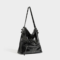 Sac bandoulière Niche-design clouté style motard, Nouveautés Automne 2026, spacieux, tendance, avec fermeture éclair, en polyester, élégant, pour les trajets quotidiens