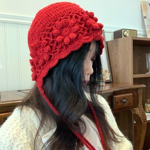 Chapeau à fleurs ajourées tissé à la main pour <span class=keywords><strong>femme</strong></span>, style ethnique, double couche, chaud, tricoté en nylon respirant et imperméable, avec <span class=keywords><strong>pompon</strong></span>, pour l'automne et l'hiver - Product Image 2