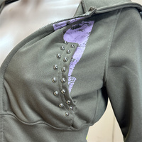 Ensemble de survêtement deux pièces pour femme, orné de rivets, avec veste courte à capuche zippée et short taille haute à cordon de serrage, en tissu doux et extensible