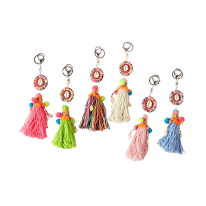 Portachiavi in stile etnico con ciondolo a nappa, charm colorato per borsa o accessorio per zaino - Product Image 1