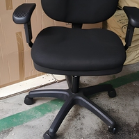 Chaise de bureau de direction moderne à dossier mi-haut de haute qualité avec hauteur réglable et pivotante pour le bureau à domicile