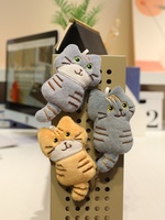 Vente en gros usine Mini poupée en peluche magnétique de 10 cm, Chat de dessin animé, Jouet de voiture magnétique, Jouets en peluche rembourrés, Aimants de réfrigérateur
