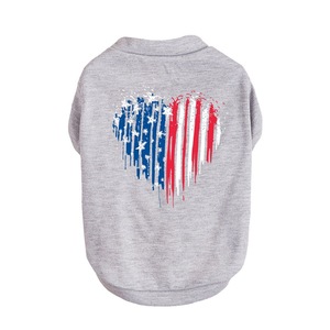 Amerikanische Flagge Herz-Print Patriotisches 4. Juli Feiertagsparty Teddy Welpen Katze Zweibeiniges Fleece-Weste Baumwollmischung Hunde-T-Shirt - Product Image 5