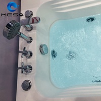 Offre Spéciale d'angle à bas prix 2 face jupe baignoire acrylique baignoire de massage avec accoudoirs pour 2 personnes