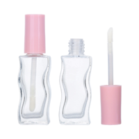 Tube de brillant à lèvres en verre ondulé de 10 ml avec bouchon rose, flacon vide pour huile à lèvres avec applicateur, emballage cosmétique personnalisé