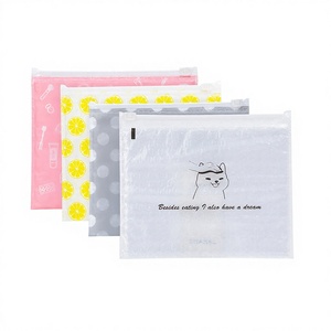 Sac à bulles imperméable en poly recyclé avec fermeture éclair, pochette zippée pour produits cosmétiques, beauté, cils - Product Image 1