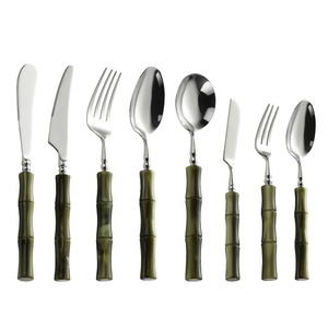 Sang trọng Acrylic xử lý bạc trong suốt màu trắng <span class=keywords><strong>Flatware</strong></span> 18/10 thép không gỉ thiết lập dao kéo 8 cái - Product Image 6