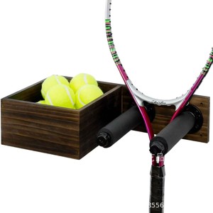 Soporte de madera para raqueta de tenis con caja de almacenamiento para pelotas, montado en la pared, de una sola capa, de madera maciza, para uso en garaje. - Product Image 1