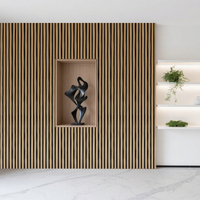 Panneau mural acoustique en placage de bois Finition naturelle Design de luxe pour salle de réunion et villa