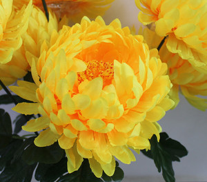 Wholesale Chrysanthemum <strong>Flower</strong> White Chrysanthemum Funeral Decorative <strong>Artificial</strong> <strong>Flowers</strong> <strong>for</strong> <strong>Graves</strong> - Product Image 3