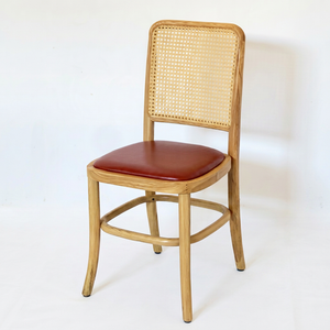 Silla de Restaurante GDRS GDRS-C21 de Madera Maciza Estilo Mid-Century, Asiento Tapizado en Rojo, Respaldo de Mimbre, Ecológica, Duradera, Fácil de Limpiar, Moderna - Product Image 1