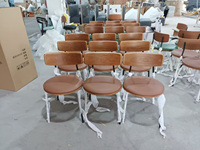 Ensemble table et chaises en bois antique pour restaurant, style classique café bistro boulangerie, mobilier commercial
