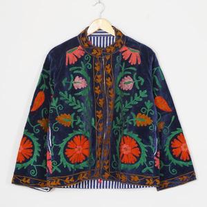 Chaqueta de terciopelo Suzani bordada a mano de lujo para mujer, estilo étnico tribal floral vintage, ropa de abrigo de diseñador, OEM ODM, venta al por mayor. - Product Image 1