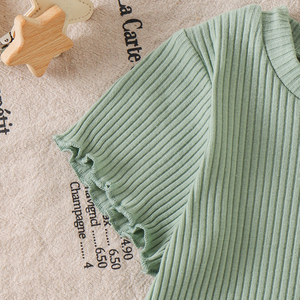 Completo Estivo 2026: Nuovo Set Due Pezzi per <span class=keywords><strong>Bambina</strong></span> - Maglietta Verde a Maniche Corte in Maglia + <span class=keywords><strong>Pantaloncini</strong></span> Stampati - Abbigliamento Quotidiano per Bambini - Product Image 4