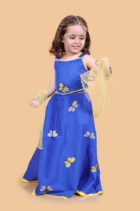 Conjunto de Lehenga y Blusa de Algodón para Niñas Titrit con Bordado a Mano, Listo para Usar, con Dupatta - Product Image 1