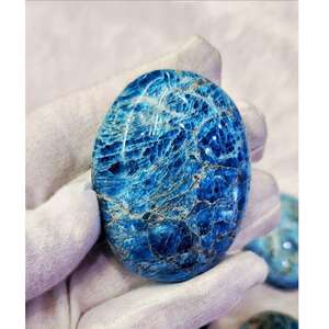 Pierres de palmier roulées en apatite bleue naturelle de qualité supérieure pour la croissance spirituelle, la guérison énergétique et la pleine conscience - En vente - Product Image 4