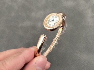 Montre de luxe pour femme, qualité supérieure, diamants VVS, mouvement à quartz suisse, mini, nouvelle, magnifique, montre dorée pour femme - Product Image 5