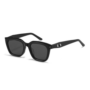 SPOEN Gafas de sol rectangulares para mujer UV400 con montura completa y protección solar a la moda - Product Image 5