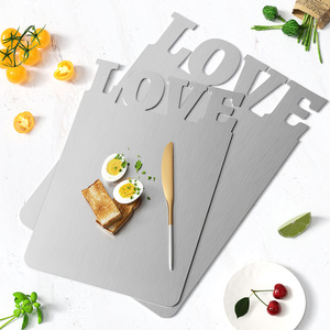 Tabla de cortar rectangular de acero inoxidable con grabado de amor, 2 mm, apta para lavavajillas, para regalo de cocina - Product Image 1