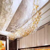 Lustre carré contemporain personnalisé en acier inoxydable et verre avec télécommande pour l'éclairage intérieur des halls d'hôtel et des salles de banquet