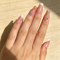 Faux ongles tendance en amande à bout français avec diamants, couvrance totale, à presser, courts, carrés, réutilisables, en ABS, 24 pièces