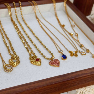 Europäische und Amerikanische Mode Edelstahl-Schmuck 18K Vergoldete Zirkonia-Besetzte Liebes-Schmetterling Anhänger Halskette - Product Image 1