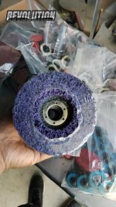 Disques de ponçage violets de qualité supérieure |   Disque Abrasif OEM AutoErizo 115mm de Diamètre 12mm d'Épaisseur – Élimination de Matériaux Haute Performance - Product Image 3
