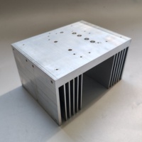 Dissipateur thermique en aluminium extrudé usiné CNC anodisé OEM pour refroidisseur de processeur