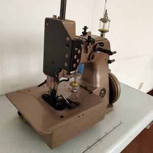 Machine d'emballage de bord de tapis à deux lignes 20-2A Machine à coudre de bord de tapis de <span class=keywords><strong>code</strong></span> de coussin de pied Machine de bord de tapis de voiture - Product Image 2