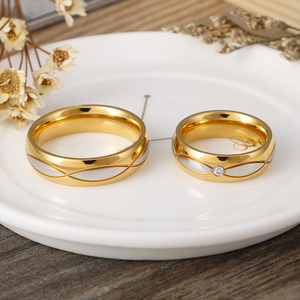 Anillo de Acero de Titanio de Dos Colores, Resistente a los Arañazos, Pulido y Cepillado, Anillo de Promesa Minimalista para Parejas, Venta al Por Mayor - Product Image 3