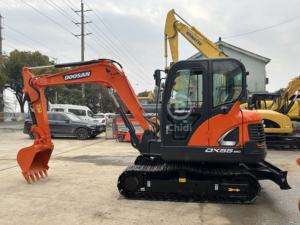 Excavateur sur chenilles Doosan DX55 d'occasion 5.5 tonnes Stabilité hydraulique Faible consommation d'énergie Meilleure vente avec moteur de pompe moteur - Product Image 2