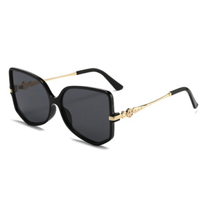 Occhiali da Sole di Lusso Europei e Americani 2026 Nuovi di Tendenza con Montatura Quadrata a Farfalla Colorata, Occhiali da Sole da Passerella <span class=keywords><strong>Famosi</strong></span> su Instagram - Product Image 5