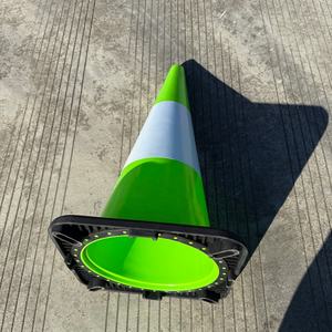 Esnek Yeşil PVC Trafik Konisi Yol Güvenliği Spor Konileri 70cm - Product Image 4