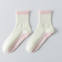 Chaussettes de sport pour femmes avec logo personnalisé, antidérapantes, pour le fitness, le Pilates, le ballet, couleur rose crème, chaussettes de yoga en coton de haute qualité
