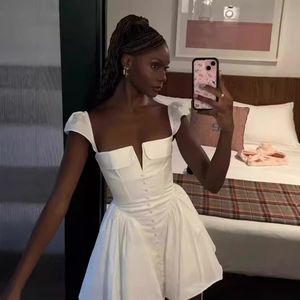 Nueva llegada elegante verano señoras Sexy personalizado al por mayor graduación de lujo blanco cuello en V Mini princesa vestidos de fiesta para las mujeres - Product Image 1