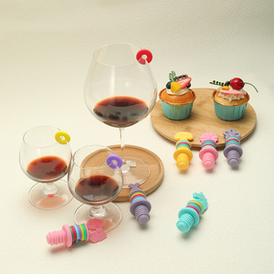 Juego de Tapones para Botellas de Vino y Abalorios para Vasos con Diseño de Flor <span class=keywords><strong>Arco</strong></span>íris, Tapón de Silicona de Grado Alimenticio con Abalorios, Reutilizable para Cerveza y Vino - Product Image 2