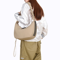 Tas Bahu Bulan Sabit Hitam Warna Solid Tas Hobo Tali Serut Tas Tangan Kasual Sehari-hari