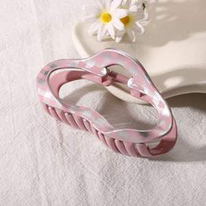 Grande pince à cheveux géométrique en plastique en forme de nuage pour femme, accessoire de mode pour cheveux fins, idéale pour les bals de promo - Product Image 5