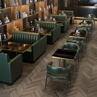 Banquette de restaurant moderne en cuir rembourré avec table et chaises pour cafés, bistros et hôtels