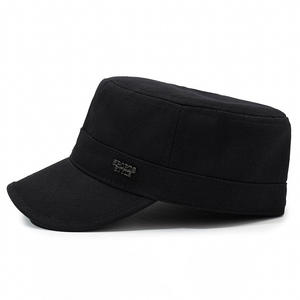 หมวกทรงแบนสีทึบหมวกสำหรับกิจกรรมกลางแจ้งหมวกลำลองสีทึบโลโก้ออกแบบได้ตามที่ต้องการ - Product Image 5