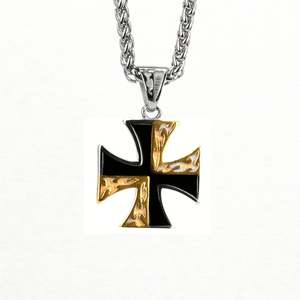 Collar Zoryn con Colgante de Cruz de Hierro en Acero Inoxidable 316L en Tono Dorado con Grabado de Llama en Acabado Negro, Estilo Gótico para Hombre - Product Image 1