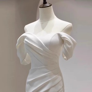 S1576L Abito <span class=keywords><strong>da</strong></span> <span class=keywords><strong>sposa</strong></span> francese monospalla 2026 con vita a coda di pesce e vestibilità Slim Texture leggera e abito <span class=keywords><strong>da</strong></span> <span class=keywords><strong>sposa</strong></span> a pieghe - Product Image 4