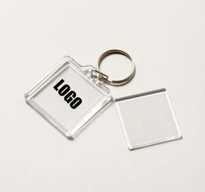 Porte-clés personnalisés de haute qualité en acrylique PVC, style sportif, avec logo et texte imprimés par transfert thermique, portables et personnalisables pour votre marque - Product Image 1