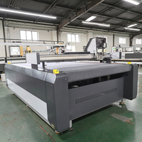 Machine de découpe transversale de tissu en V industrielle automatique coupe droite de tissu de vêtement portant des composants de PLC de moteur de moteur