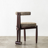 Nouvelles chaises de salle à manger de style chinois moderne, dossier ergonomique, design minimaliste, cadre en bois, coussins en lin pour hôtels et restaurants